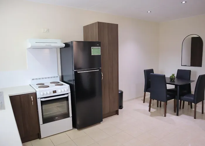 Quality Hotel Robertson Gardens
